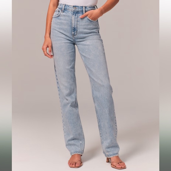 Abercrombie & Fitch Denim - A&F Curve Love The Mom High Rise Jean